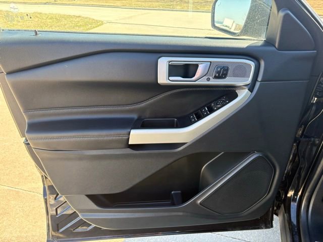 Used 2020 Ford Explorer Limited w/ Class III Trailer Tow Package image 9