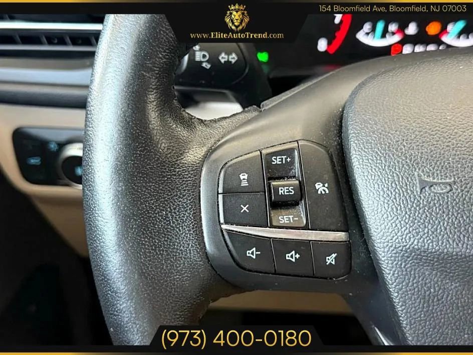 Used 2020 Ford Escape SEL image 12