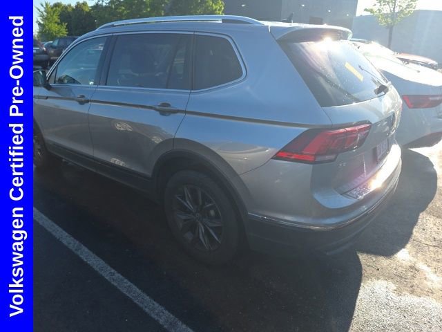 Used 2022 Volkswagen Tiguan SE w/ Panoramic Sunroof Package AWD/4WD image 4