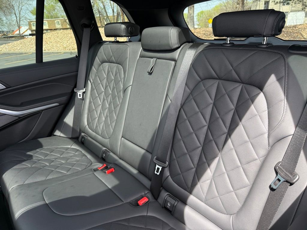 Used 2024 BMW X5 xDrive40i w/ Premium Package image 18