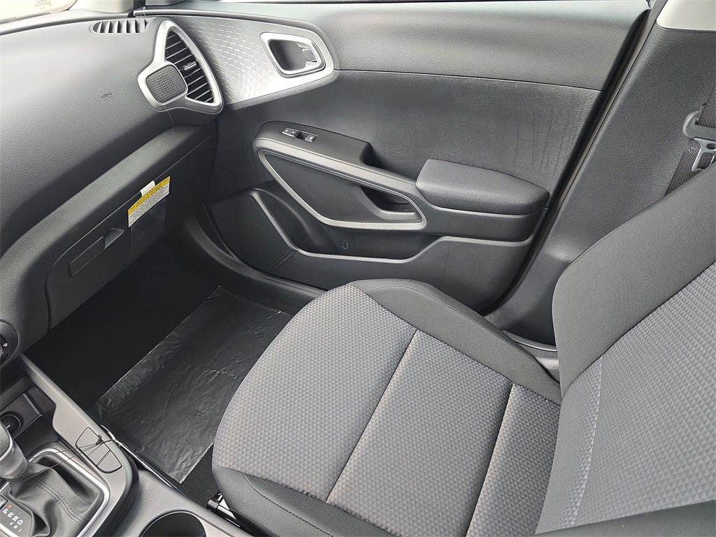 New 2025 Kia Soul LX image 17