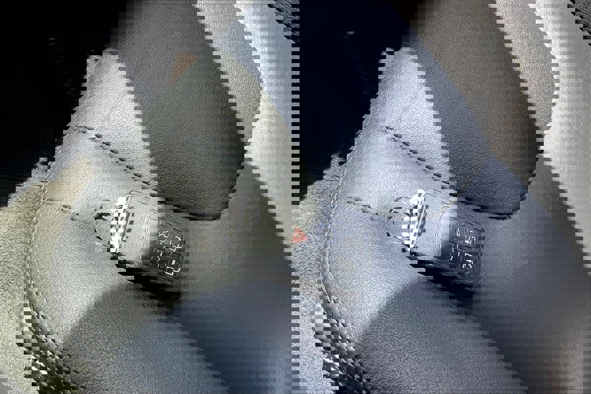 Used 2018 Volvo S60 T5 Inscription image 11