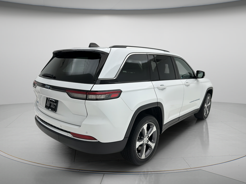 Used 2023 Jeep Grand Cherokee 4WD 4xe image 5
