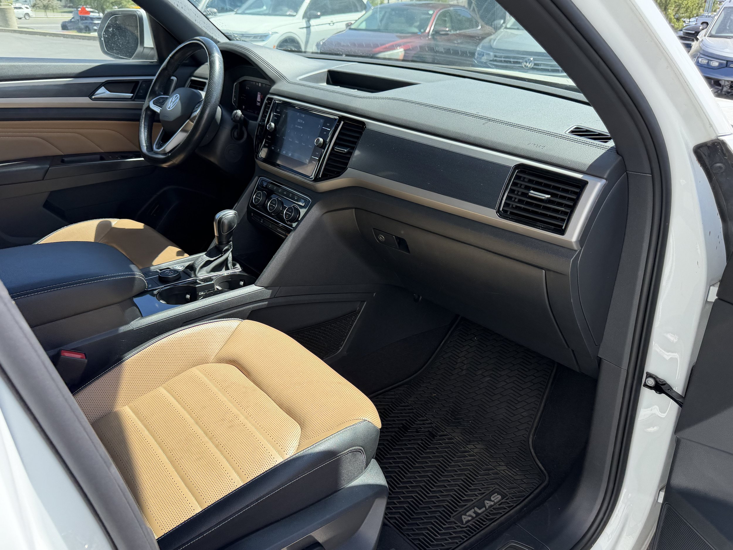 Used 2020 Volkswagen Atlas Cross Sport SEL Premium R-Line AWD/4WD image 35
