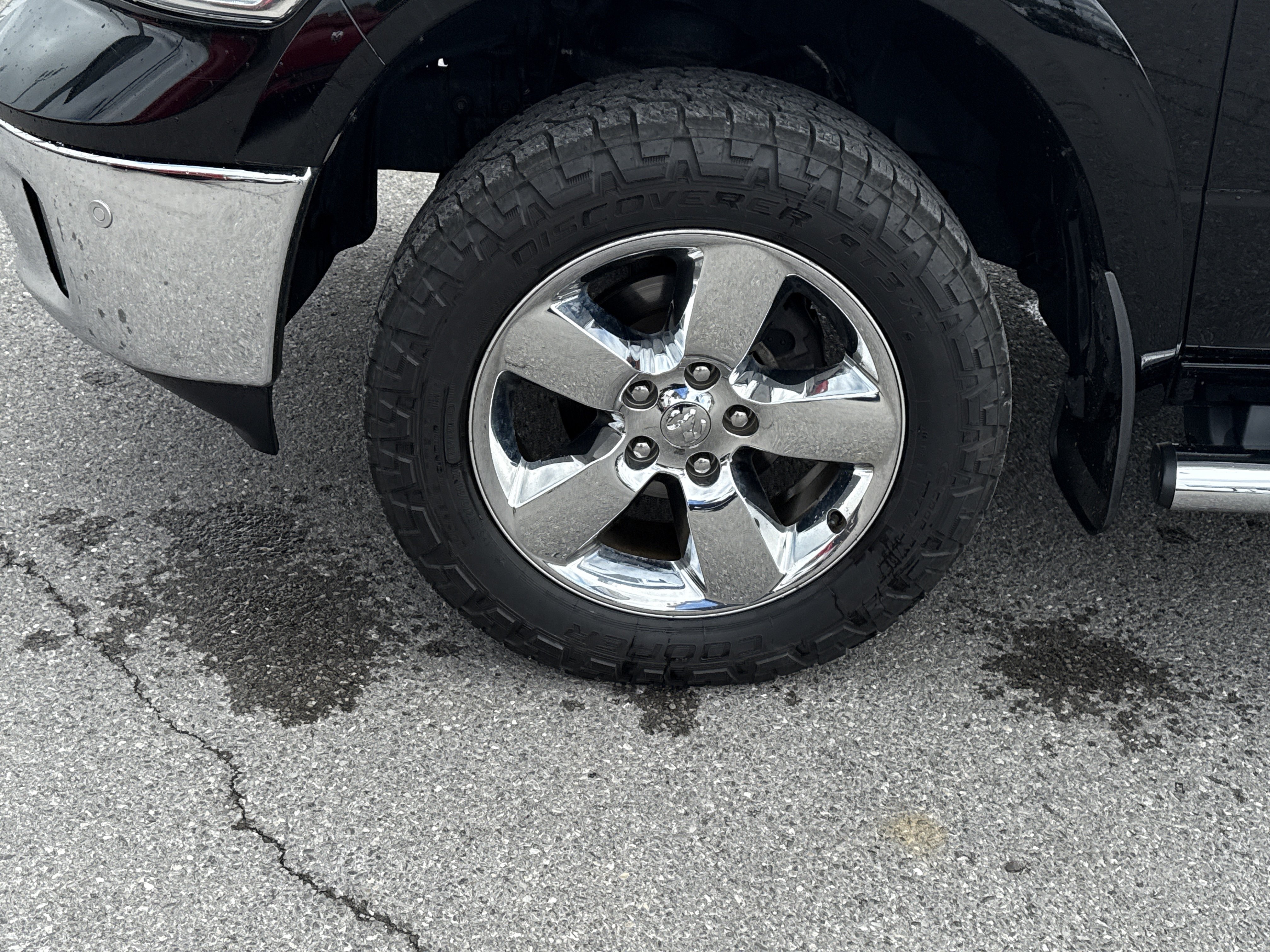 Used 2014 RAM 1500 Laramie AWD/4WD image 11