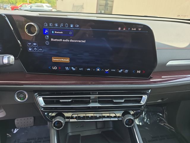 Used 2024 Chevrolet Traverse RS image 21