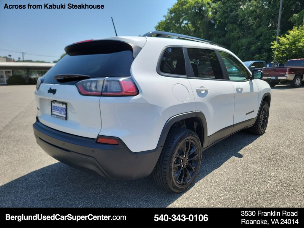 Used 2023 Jeep Cherokee Altitude Lux image 4