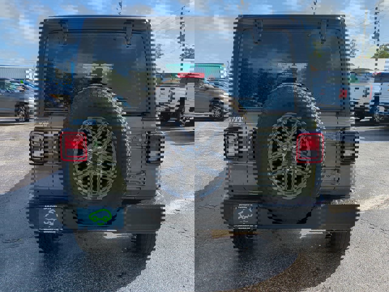 Used 2025 Jeep Wrangler Sport image 5