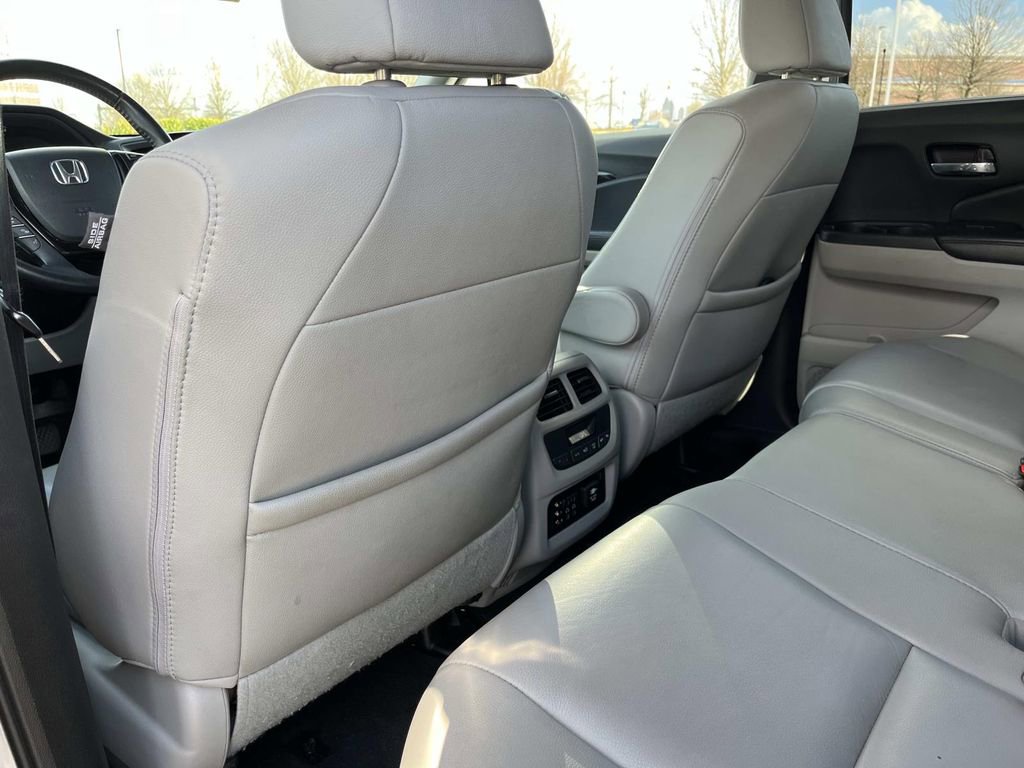 Used 2017 Honda Pilot Touring image 21