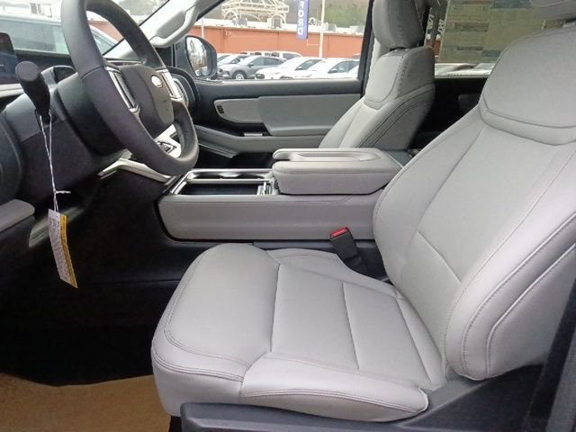 New 2025 Ford Expedition Active image 15