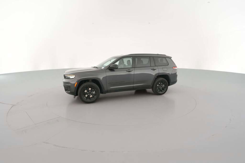 New 2025 Jeep Grand Cherokee L Laredo image 5