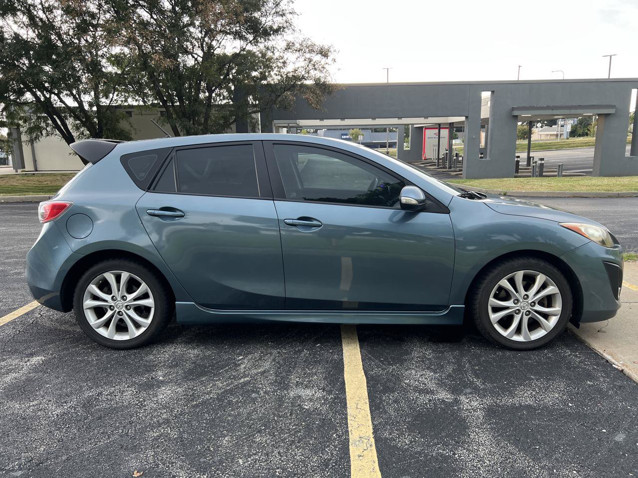 Used 2010 MAZDA MAZDA3 s Sport FWD image 7