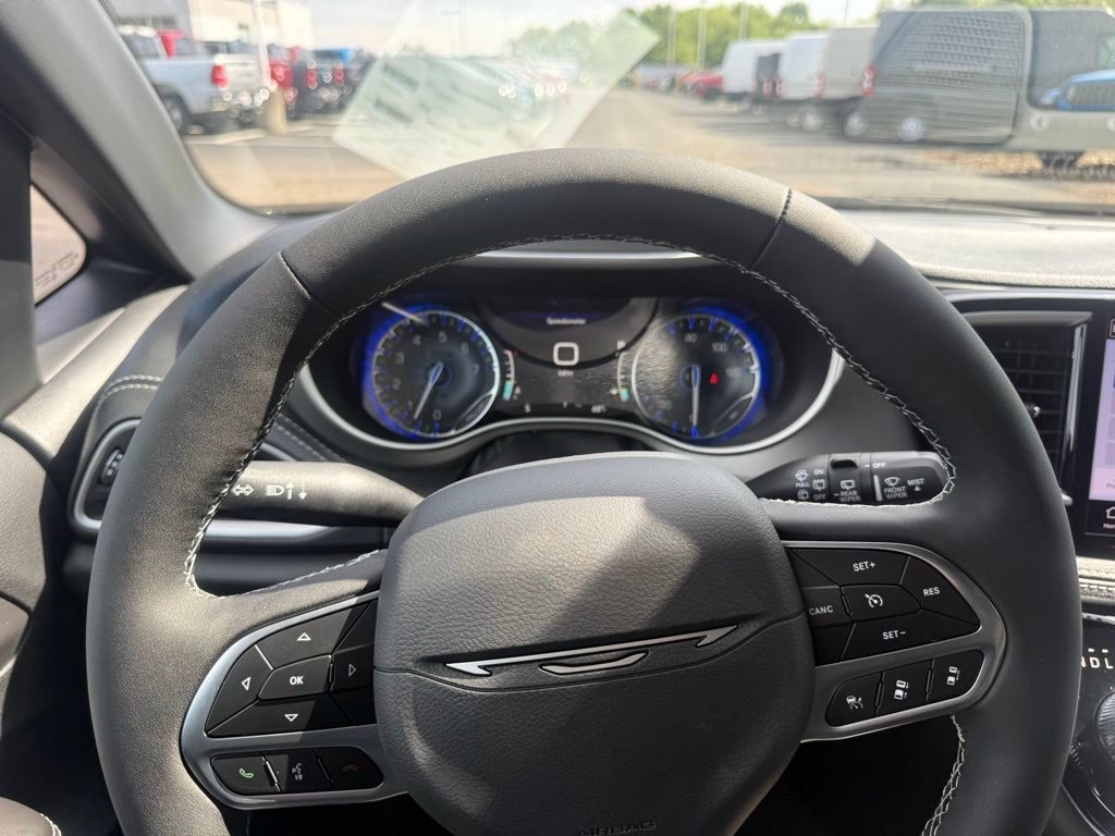 New 2027 Chrysler Pacifica Select FWD image 21
