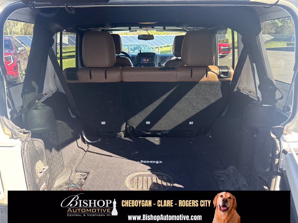 Used 2015 Jeep Wrangler Unlimited Sahara w/ Dual Top Group AWD/4WD image 6