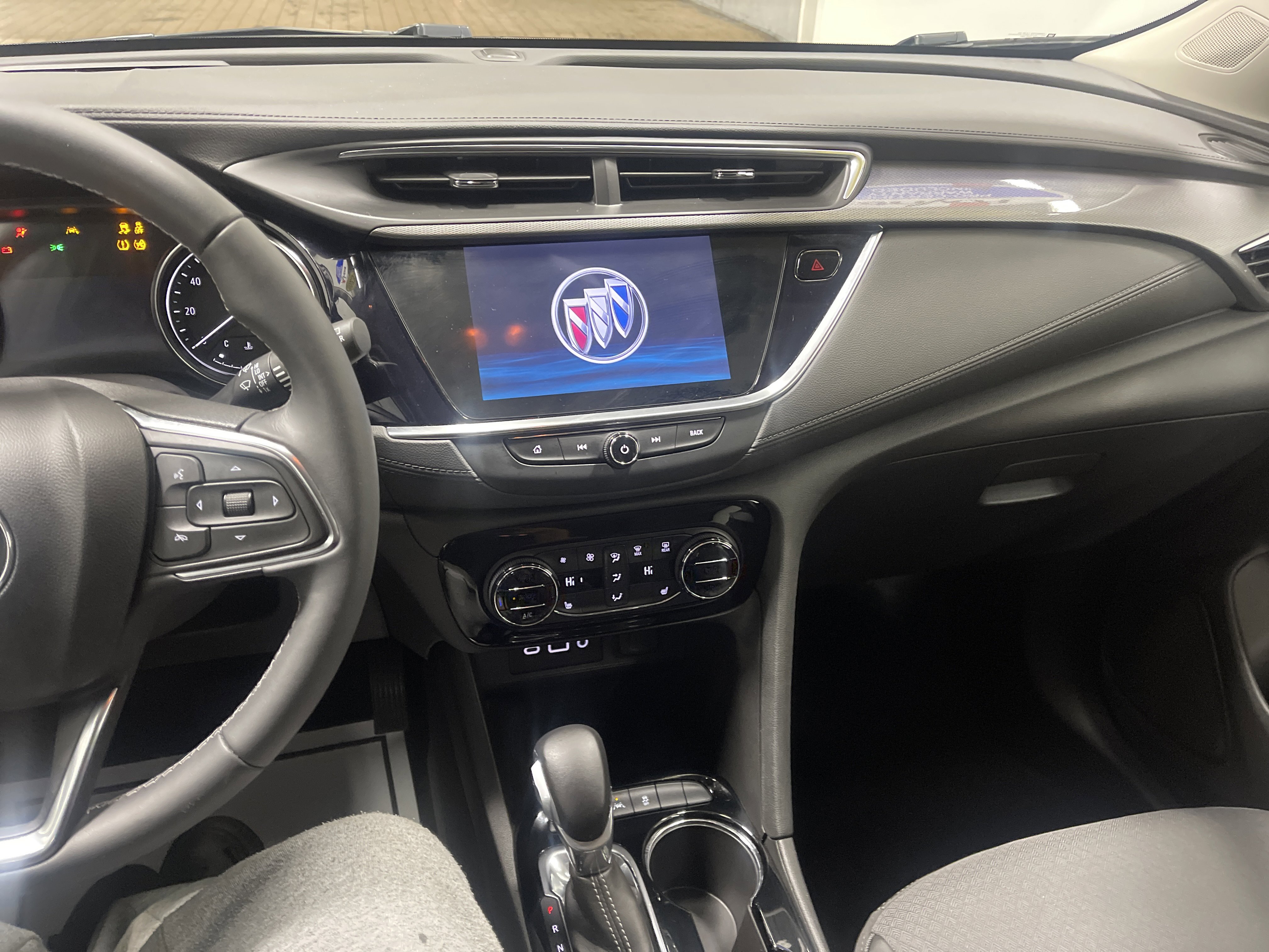 Used 2023 Buick Encore GX Select w/ Sport Touring Package image 29