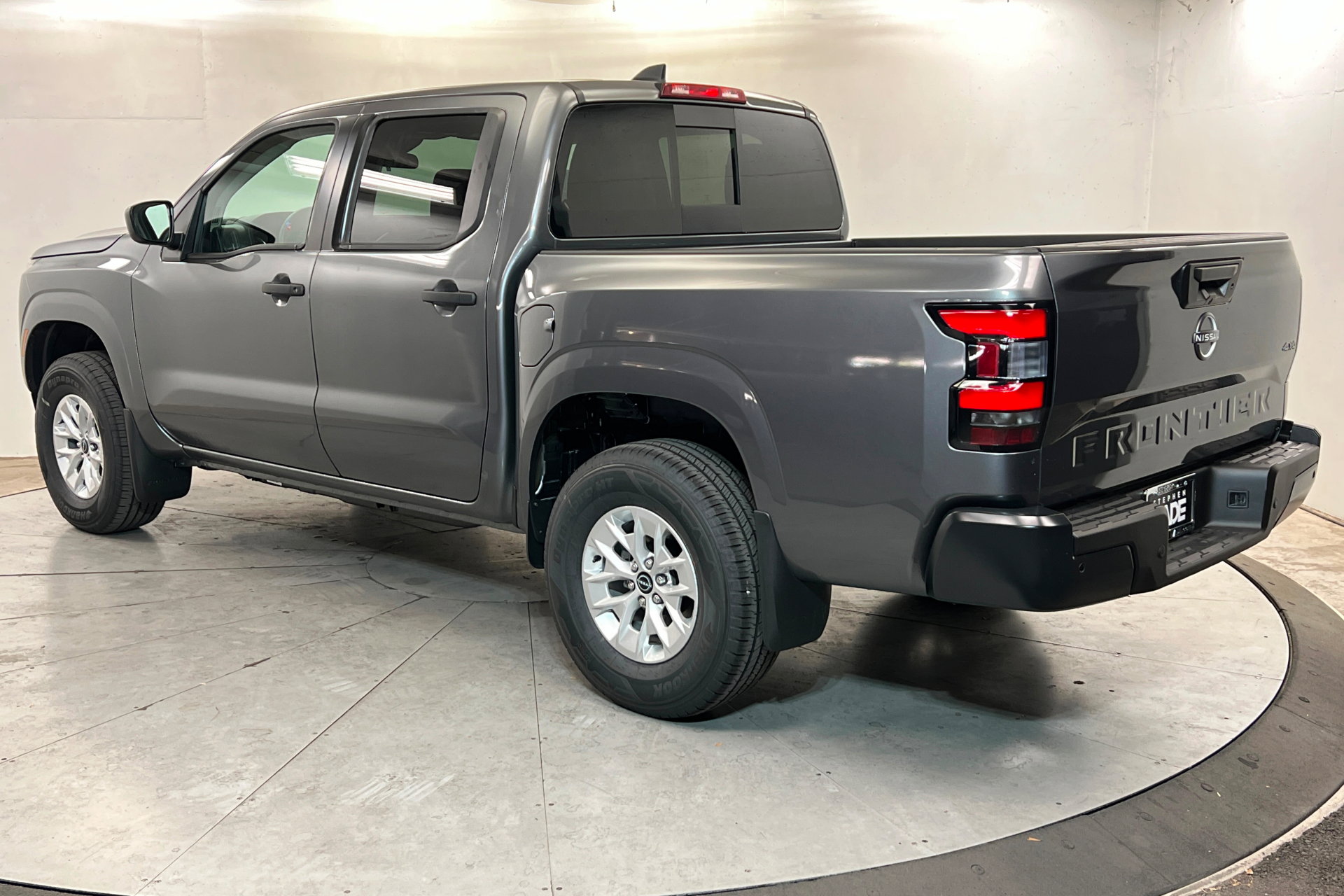 New 2026 Nissan Frontier S image 3