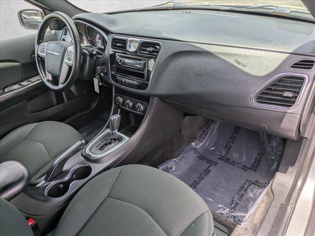 Used 2012 Chrysler 200 Touring FWD image 19