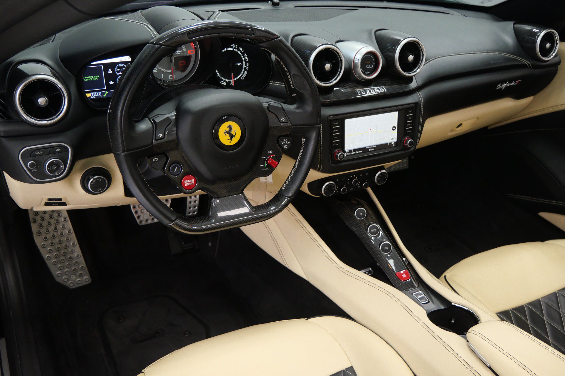 Used 2015 Ferrari California T RWD image 13