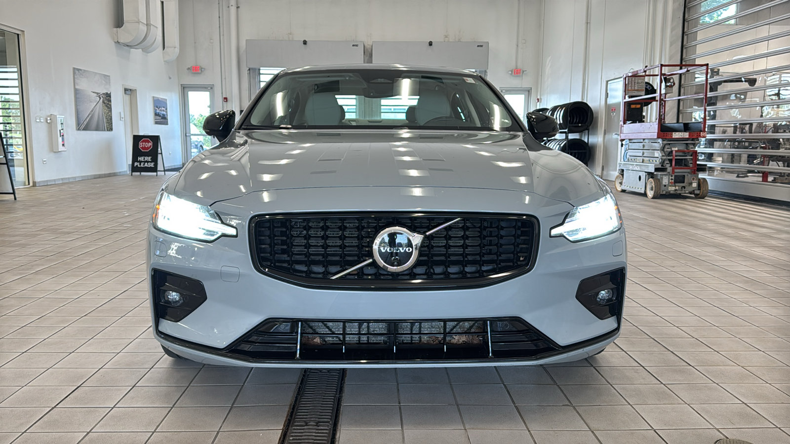 Used 2024 Volvo S60 B5 Plus w/ Climate Package AWD/4WD image 10