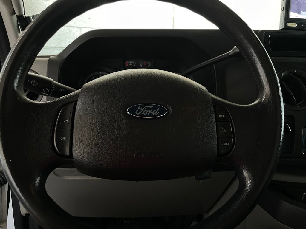 Used 2013 Ford E-450 and Econoline 450 Super Duty w/ PWR Locks & Windows Group RWD image 33