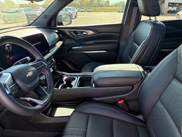 Used 2026 Chevrolet Traverse High Country AWD/4WD image 13