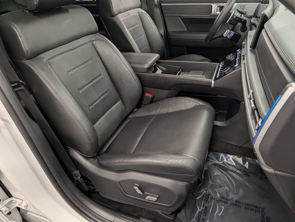 Used 2024 Hyundai Santa Fe Limited AWD/4WD image 34
