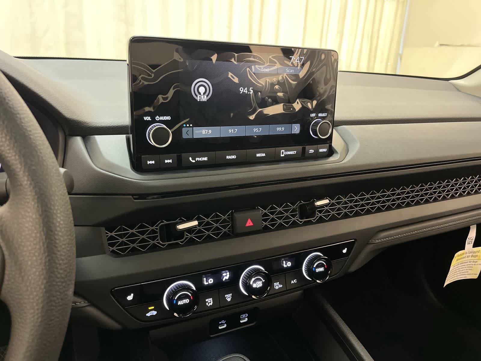 Certified 2025 Honda Accord SE image 5