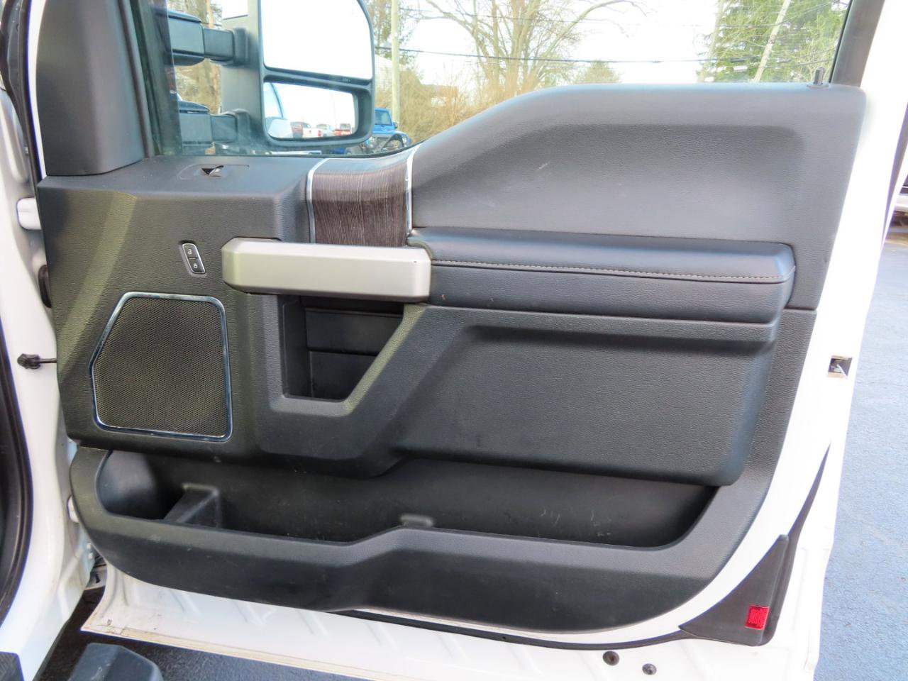 Used 2021 Ford F350 Lariat w/ Chrome Package image 42