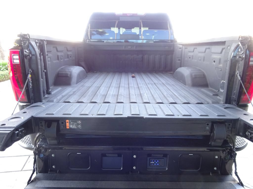 Certified 2025 GMC Sierra 2500 Denali Ultimate AWD/4WD image 9