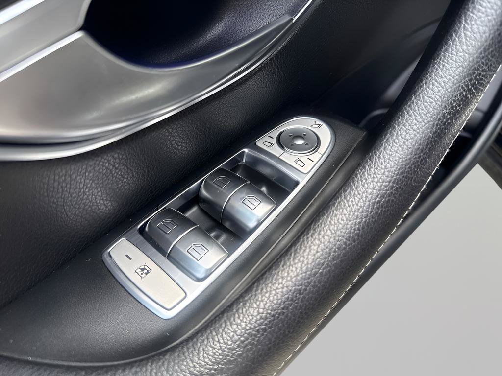Used 2019 Mercedes-Benz E 300 4MATIC image 19