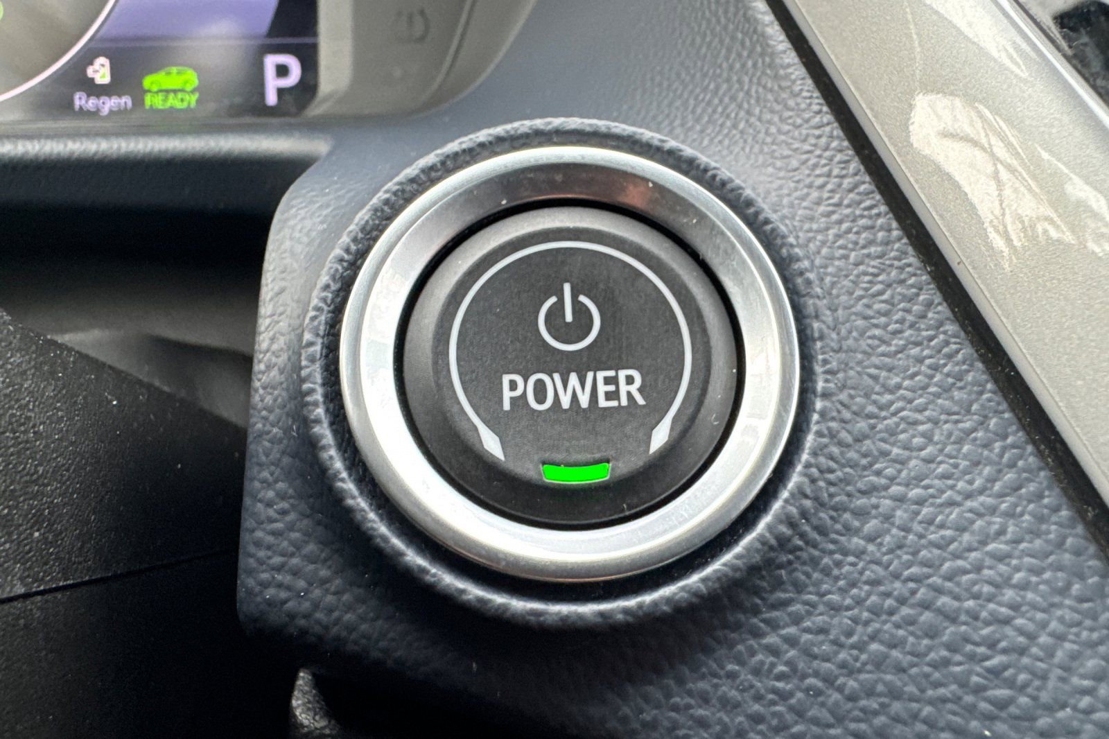 Used 2022 Chevrolet Bolt EUV Premier w/ Super Cruise Package image 23