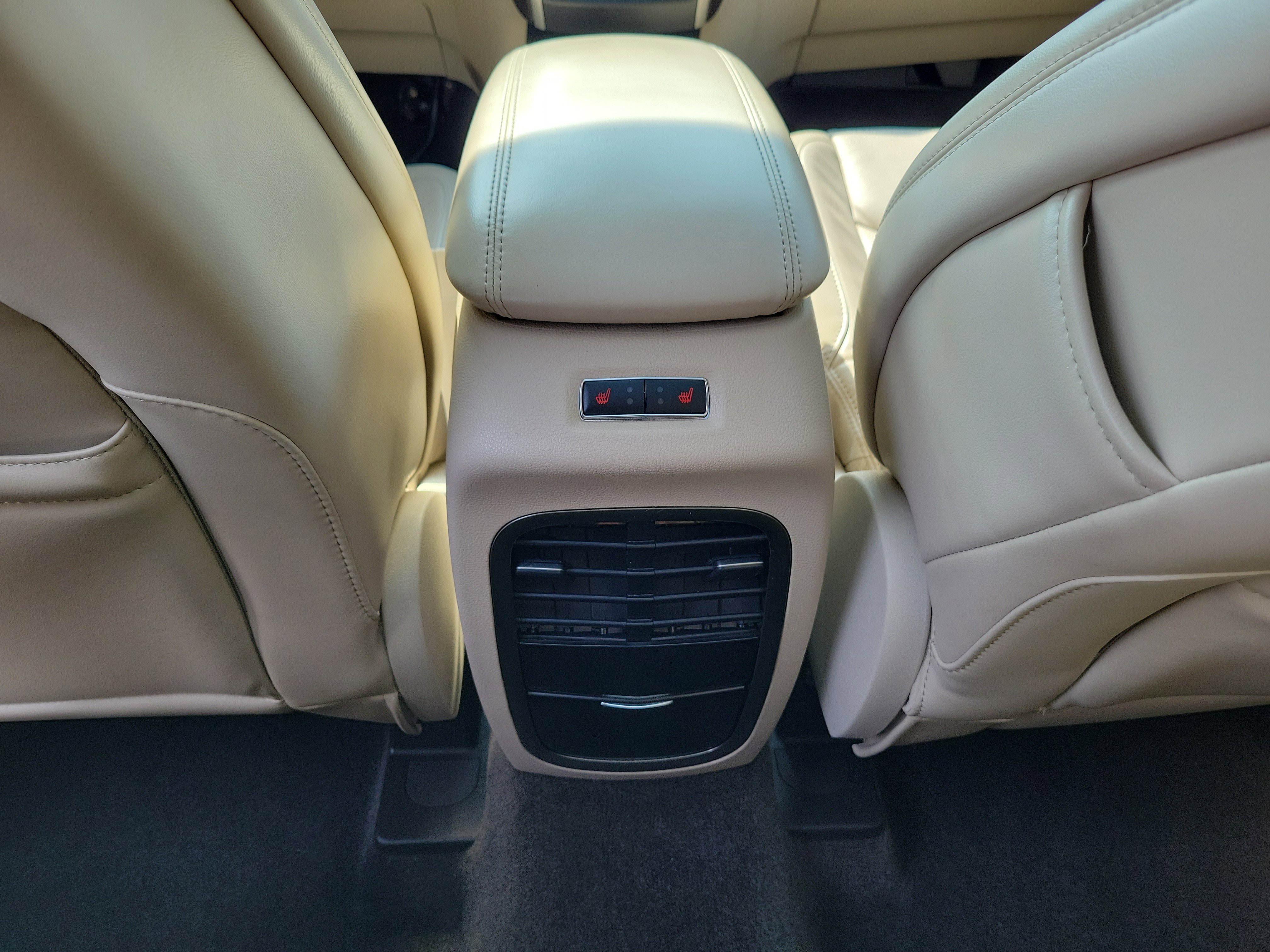 Used 2018 Lincoln MKC Select w/ Select Plus Package image 12