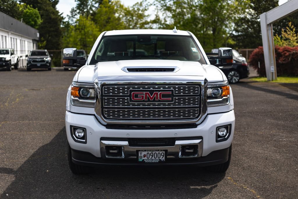 Used 2018 GMC Sierra 3500 Denali w/ Duramax Plus Package AWD/4WD image 6