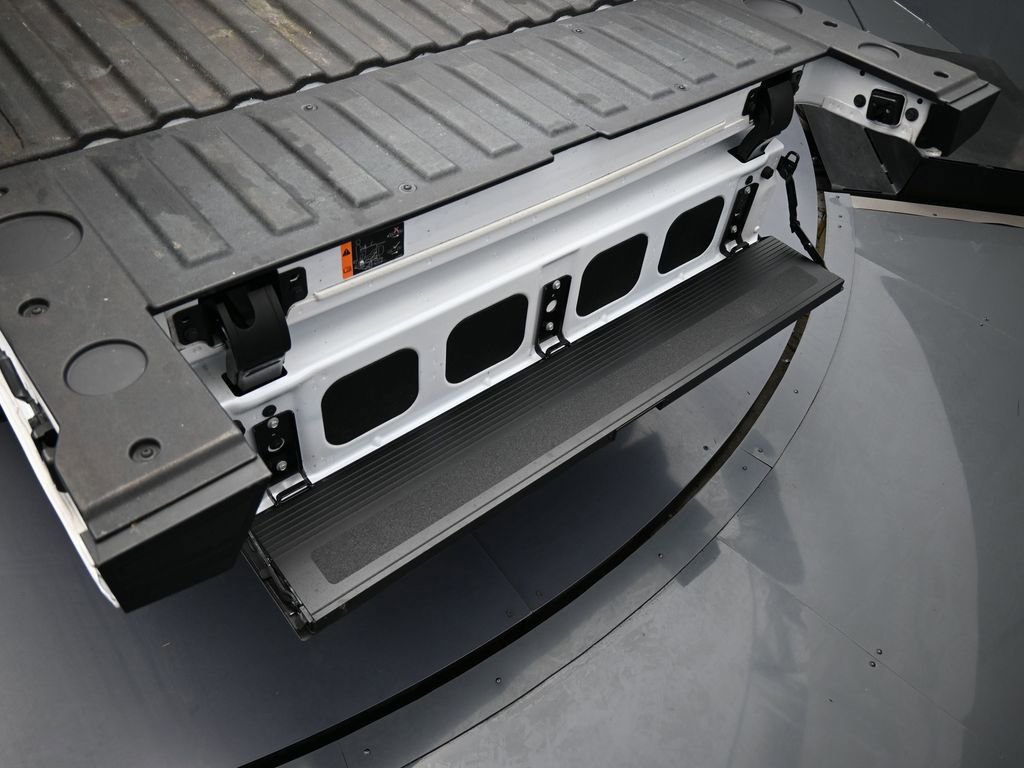 Used 2024 Chevrolet Silverado 1500 High Country w/ Technology Package image 55