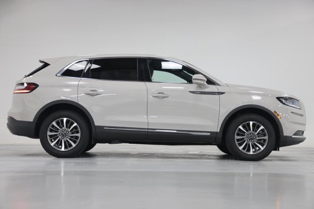 Used 2023 Lincoln Nautilus Reserve AWD/4WD image 15