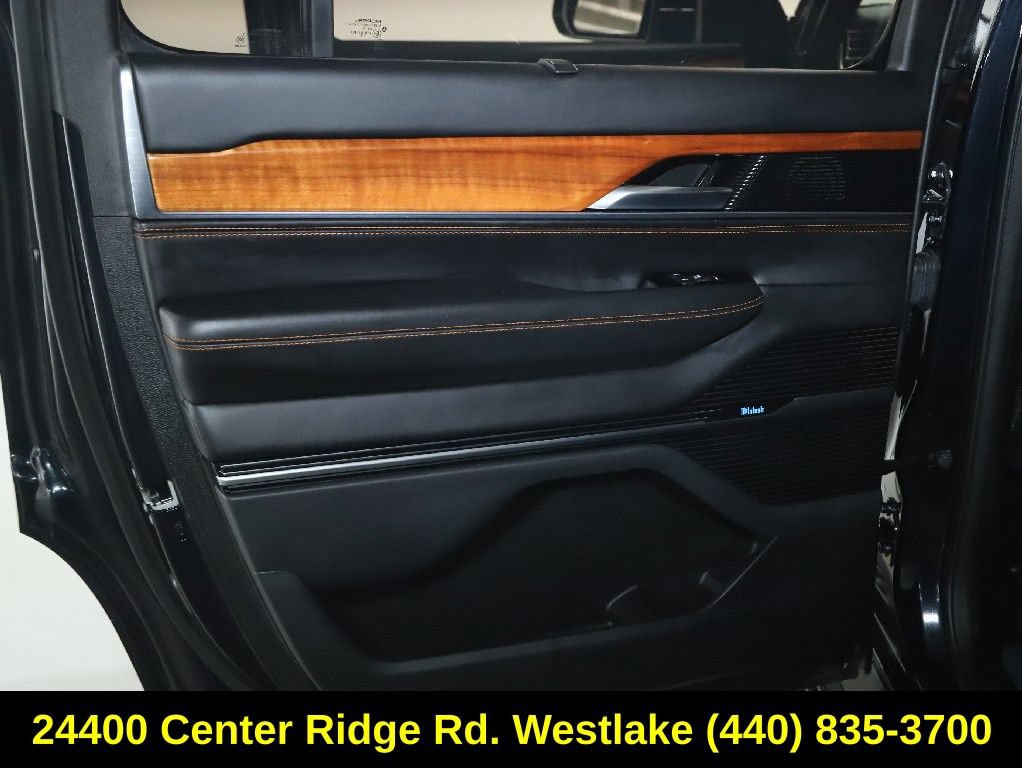 Used 2022 Jeep Grand Wagoneer Series III AWD/4WD image 13