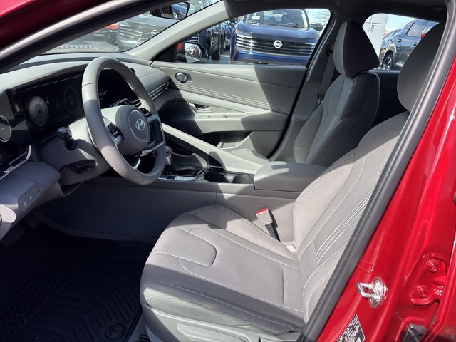 Used 2024 Hyundai Elantra SEL w/ Convenience Package image 12