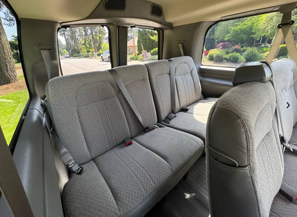 Used 2018 Chevrolet Express 2500 LS w/ Driver Convenience Package RWD image 21