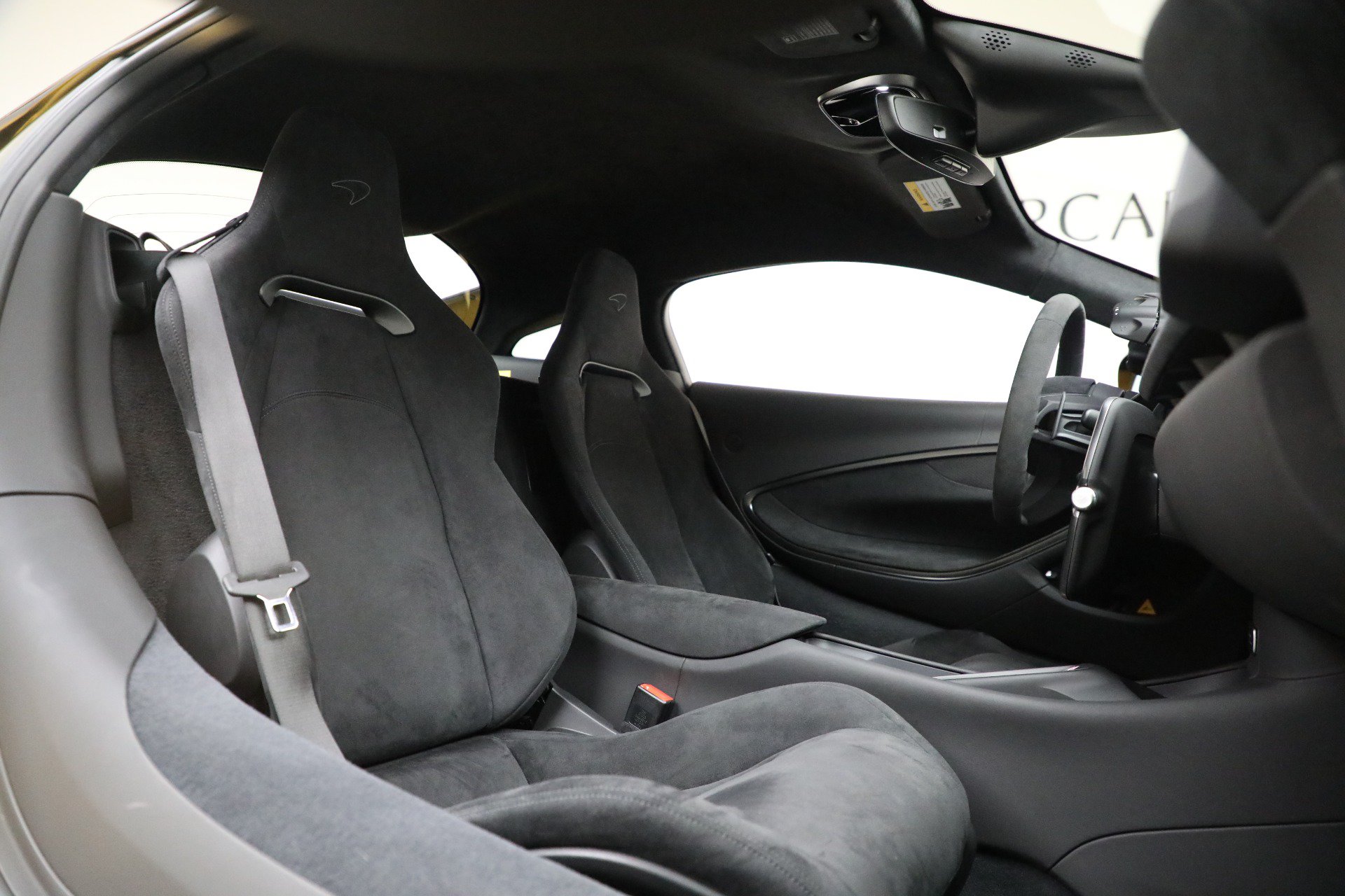 Used 2024 McLaren Artura RWD image 24
