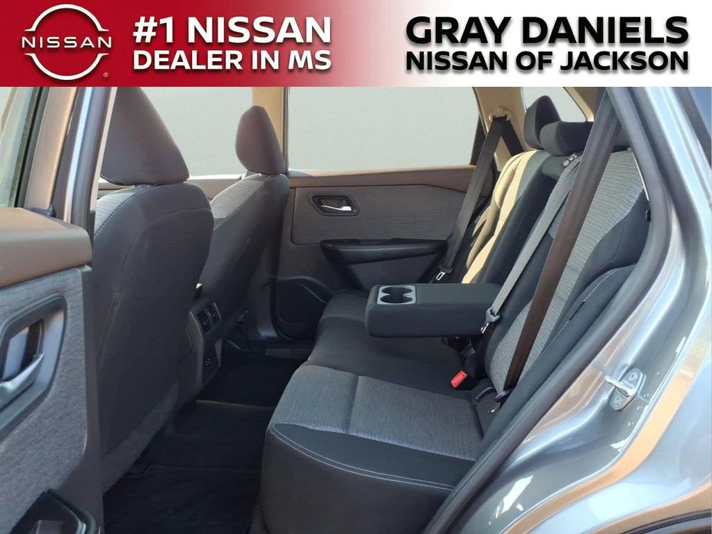 Used 2023 Nissan Rogue SV FWD image 25