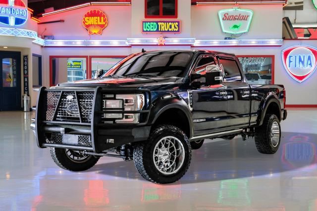 Used 2019 Ford F250 Platinum w/ Platinum Ultimate Package image 2