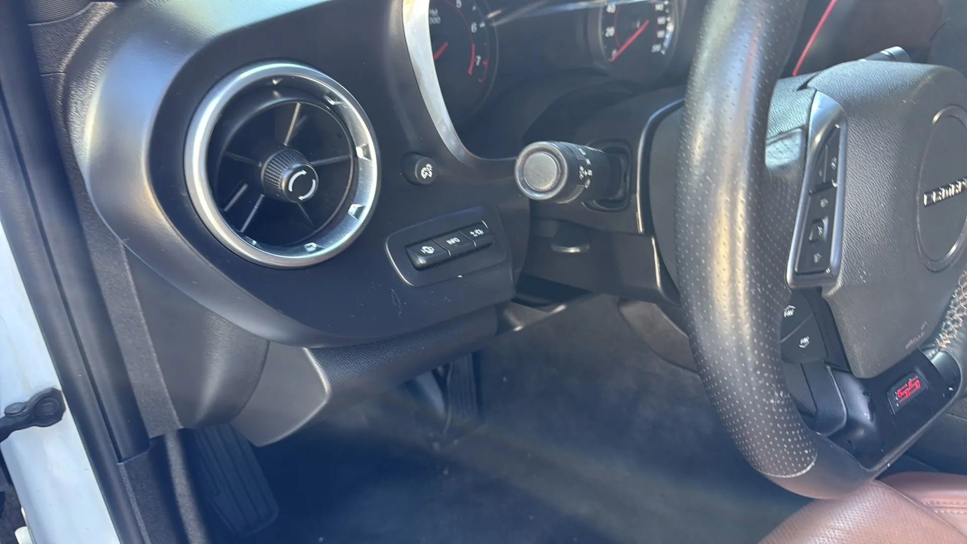 Used 2016 Chevrolet Camaro SS image 29