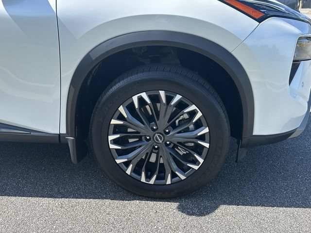Certified 2025 Nissan Rogue SL w/ Tech Package AWD/4WD image 14