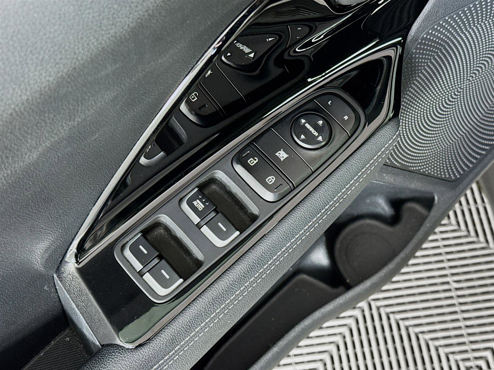 Certified 2022 Kia Niro LXS image 19