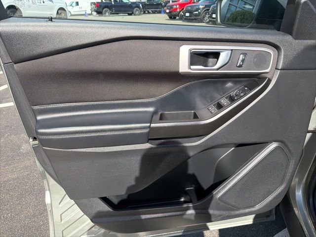 Used 2020 Ford Explorer XLT w/ Comfort Package image 15
