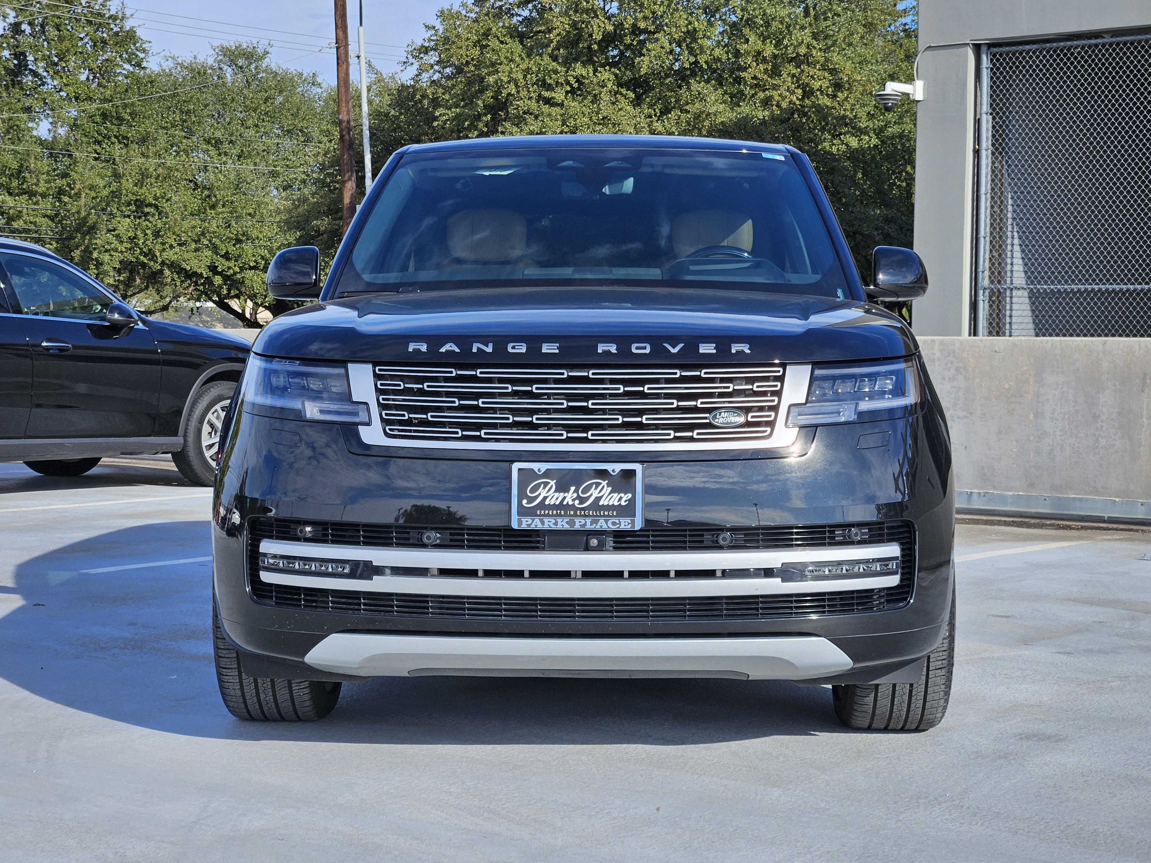 Used 2024 Land Rover Range Rover Autobiography image 6