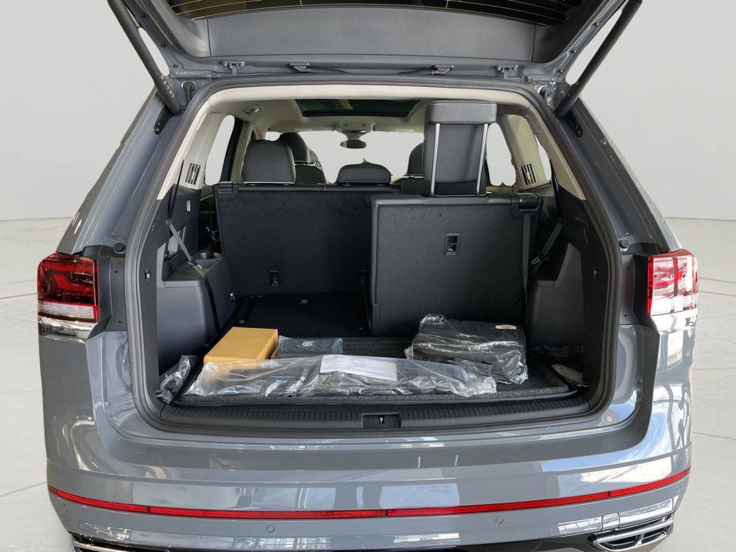 New 2026 Volkswagen Atlas SEL Premium R-Line image 10