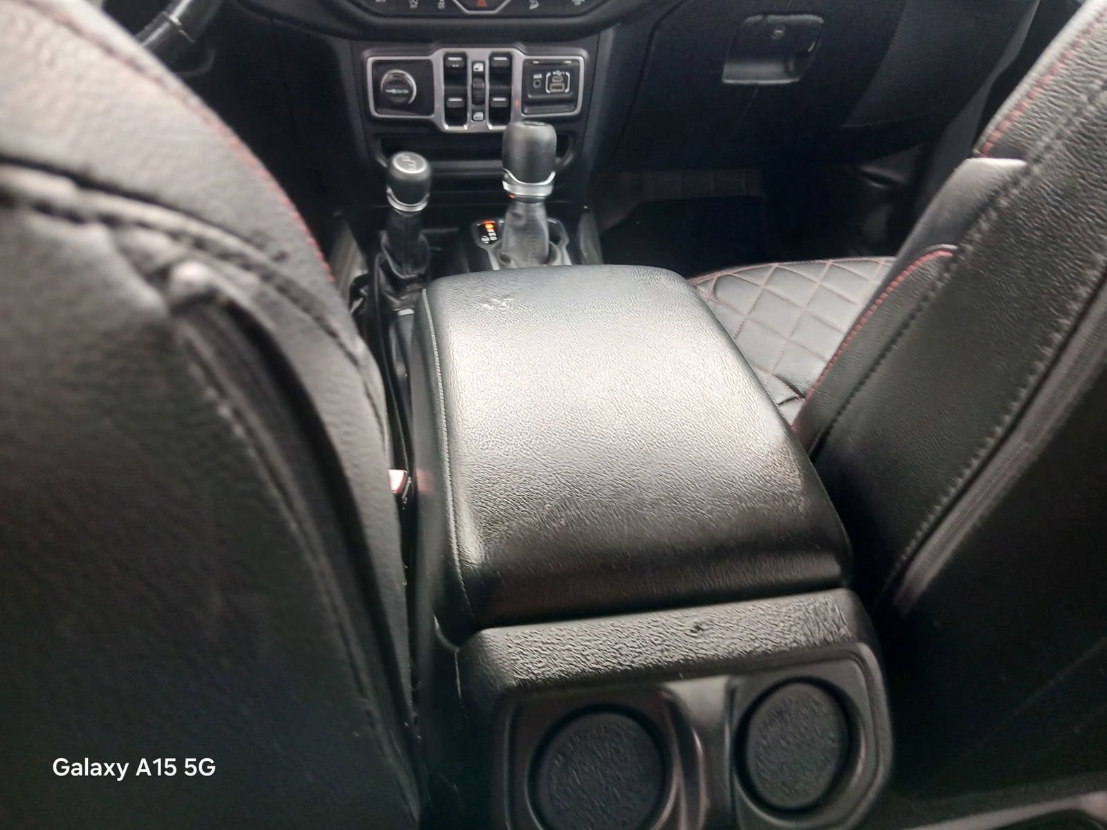 Used 2018 Jeep Wrangler Unlimited Sport S image 25