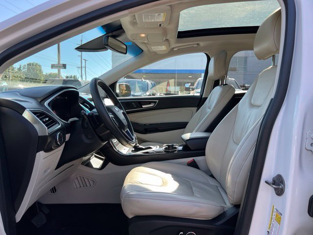 Used 2015 Ford Edge Titanium w/ Equipment Group 302A AWD/4WD image 18