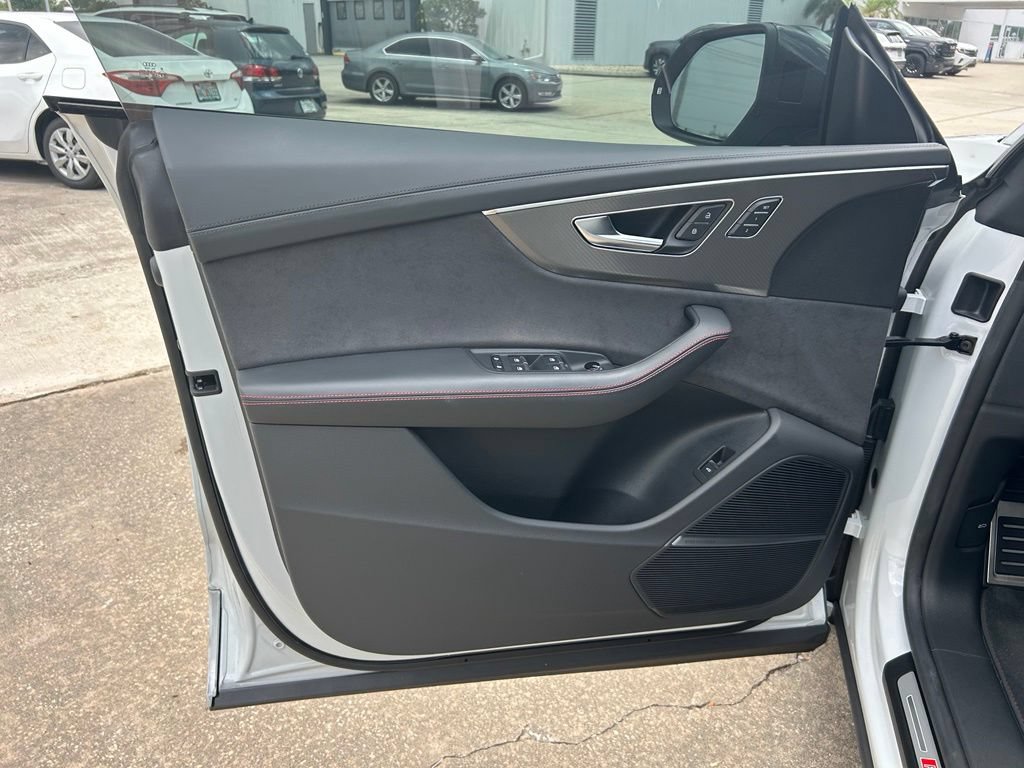 Used 2024 Audi RS Q8 AWD/4WD image 46